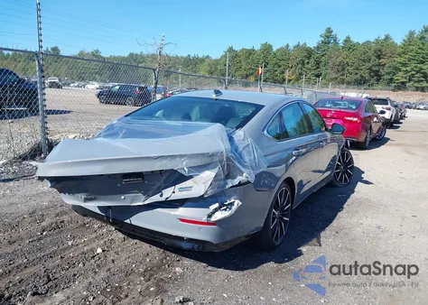 2024 Honda Accord Touring z USA, uszkodzony, nr VIN 1HGCY2F86RA059836